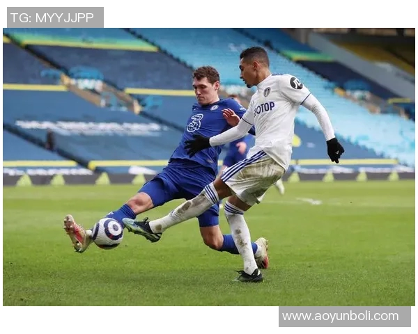 利兹联与维拉激战正酣谁能在英超赛场上笑到最后