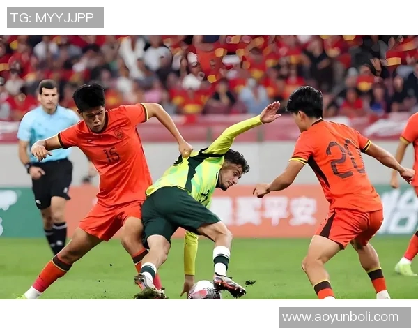 国足迎战乌兹别克全力争胜进球大战期待精彩瞬间