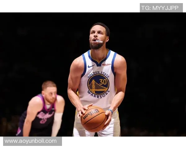 库里三分大赛决赛狂轰20球创历史传奇表现引发全场欢呼 库里三分大赛决赛狂轰20球创历史传奇表现引发全场欢呼