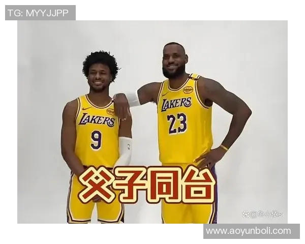 詹姆斯父子同台倒计时布朗尼正式宣布参加NBA选秀之旅