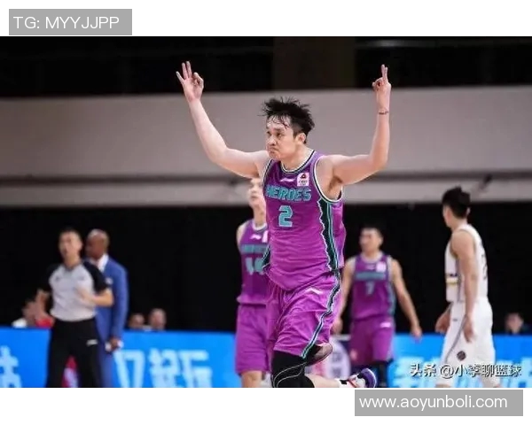 丁彦雨航与乔治的巅峰对决谁能在赛场上笑到最后