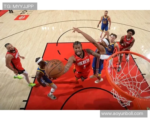 勇士与火箭季后赛第四场精彩对决回顾与分析